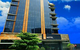 โรงแรม เดอะบี